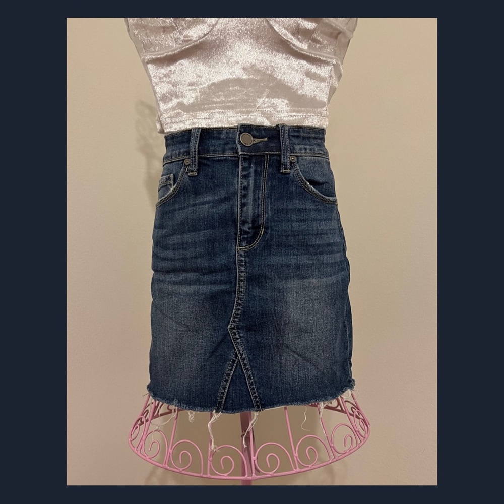 JBD. JUST BLACK DENIM Mini Jean Skirt
